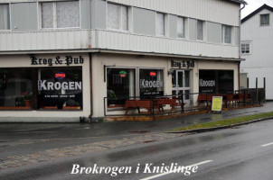 Brokrogen Restaurang Pizzeria outside