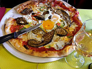 Pizza Del Castello food