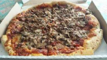 Barone's Pizza food