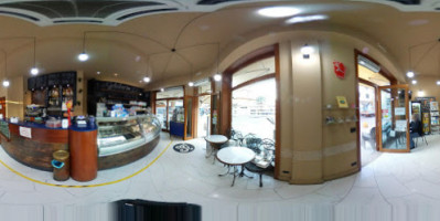 Ga Gelateria Adriatica Cafe inside