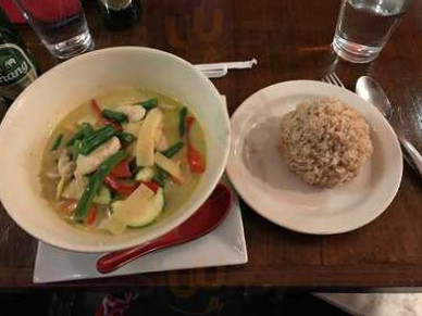 Potjanee Thai
