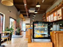 The Coffee House Cầu Đất inside