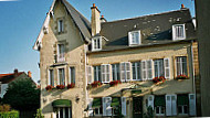 Le Clos de Bourgogne outside