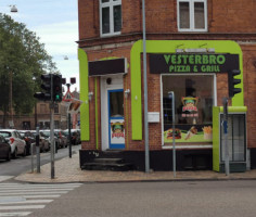 Vesterbro's Pizza Grill outside