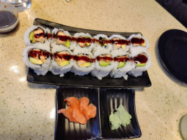 J2 Sushi food