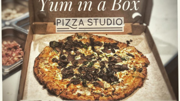 Pizza Studio food