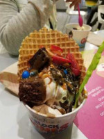 Menchie's Frozen Yogurt food