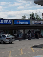 Domino's Pizza outside