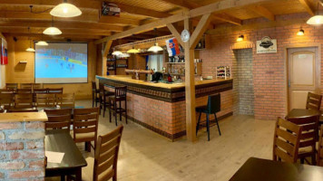 VÝČap.pub inside