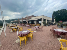 La Terrasse du Beaujolais inside