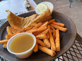 Colony Pub & Grill food