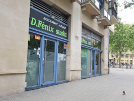 D. Fénix Sushi outside