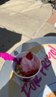 Menchie's Frozen Yogurt food