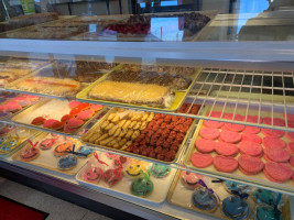 Sylvia's Bakery food