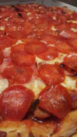 Di Pisa's Pizza food