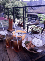 Kopi Jahat food