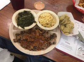 Carlile’s Barbecue food