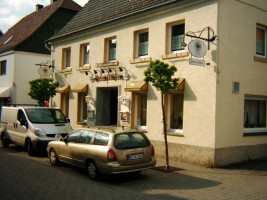 Haus Mähler outside