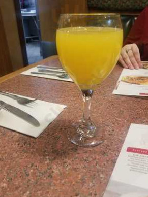 Shari's