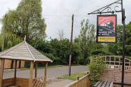 The Railway Inn At Ripple outside