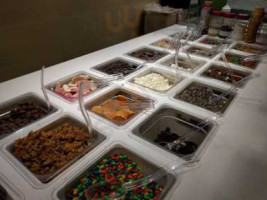 Yogurtland Centennial food