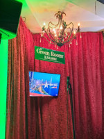 El Green Room inside