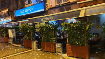 Sezgin Pub (mekandayız) outside