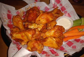 Buffalo Wings Brewhouse food