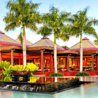 Wet Edge – Sheraton Fiji Resort outside