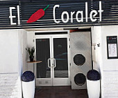 El Coralet inside