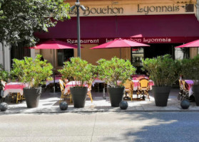 Le Bouchon Lyonnais outside