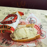 Groucho's Deli food