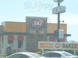 Dairy Queen Grill Chill outside