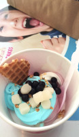 Menchie's Frozen Yogurt food