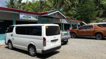 Hill Top Foodhouse And Resort outside