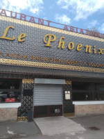 Le Phoenix food