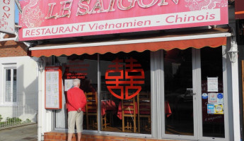 Le Saigon food