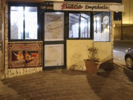 Pizzeria Empedocle outside