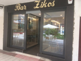 Zikos outside