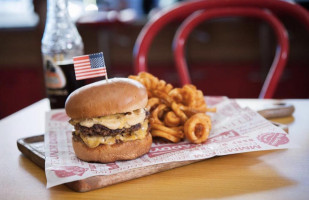 Big Daddy’s Burger food