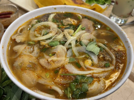 Dong Huong food