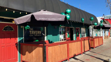 Tavern On Main outside