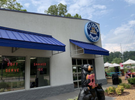 Mad Dog's Creamery Donuts food