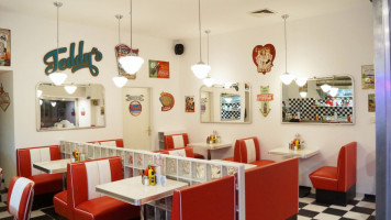 Teddys American Diner inside