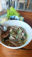 ก๋วยเตี๋ยวไก่ ลุงลอย food