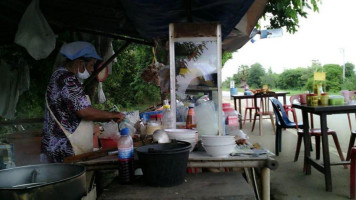 ร้านก๋วยเตี๋ยวชิมก่อน outside