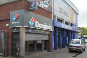 Domino's Pizza outside