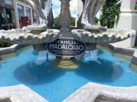 Família Madalosso outside