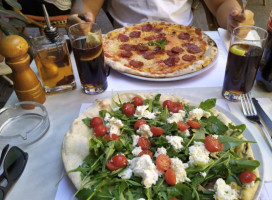 Bar Pizzeria Cortile food