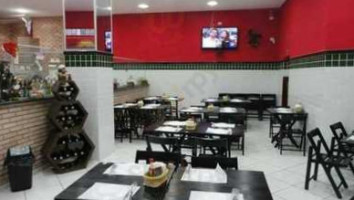 Piatto Bini Pizzaria inside